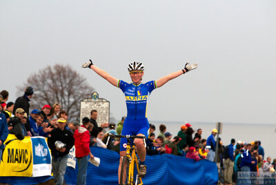 Alison Dunlap (Luna) wins